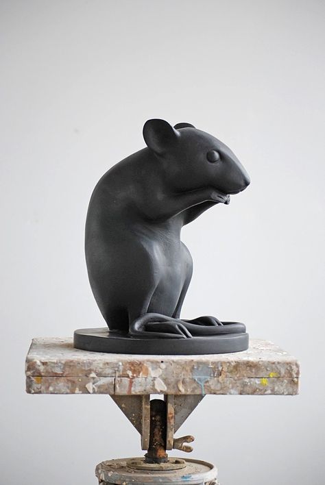 Kenny Hunter  Monument to a Mouse  Acrylic resin  34 x 24 x 24 cm  Courtesy of the artist  ?? Studio Kenny Hunter Pottery Animals, A Rat, Pet Mice, Ganesha Painting, Ganesha Art, Art Carved, Clay Animals, Ceramic Animals, Art Academy