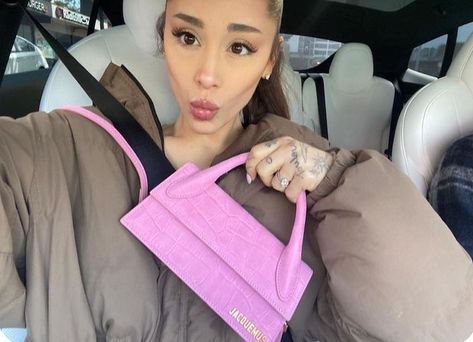 Ariana Grande Selfie, Ariana Grande Today, Cutest Picture Ever, Ariana Grande News, Ariana Instagram, Tiny Elephant, Ariana Grande Photos, Ariana G, Cat Valentine