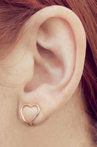 We <3 These Adorable Clip-Ons That Even Pierced Girls Would Sweat+#refinery29 Piercings For Girls, Diy Wire Jewelry, Handmade Wire Jewelry, Wire Earrings, Ear Jewelry, On The Side, Cute Jewelry, Wire Jewelry, Clip On