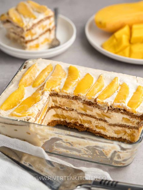 No Bake Fruit Cake Graham Crackers, Mango Graham Aesthetic, Mango Float Filipino Recipe, Graham Cake Recipe, Mango Tiramisu Recipe, Mango Graham Float, Mango Graham Cake, Dessert Graham, Mango Tiramisu