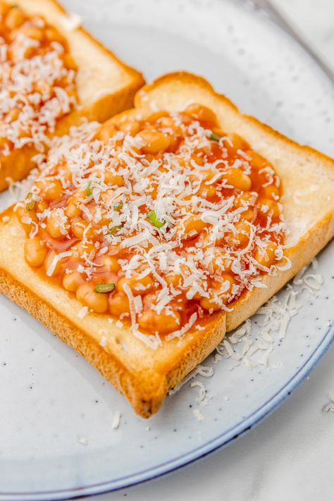 Cheap Weeknight Meals Budget Recipes, Baked Beans And Toast, Bean Toast Recipe, Beans And Toast British, Beans On Toast British, British Snacks England, British Lunch, British Meals, Buttery Toast