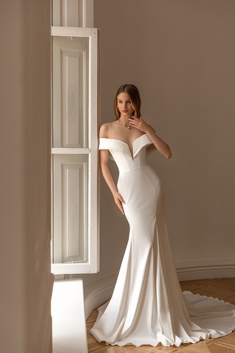 Couture, V Shape Wedding Dress, Eva Lendel, Fishtail Wedding Dress, Wedding Gown Simple, Strapless Wedding Gown, Detachable Skirt, Satin Wedding Gown, Sheath Skirt