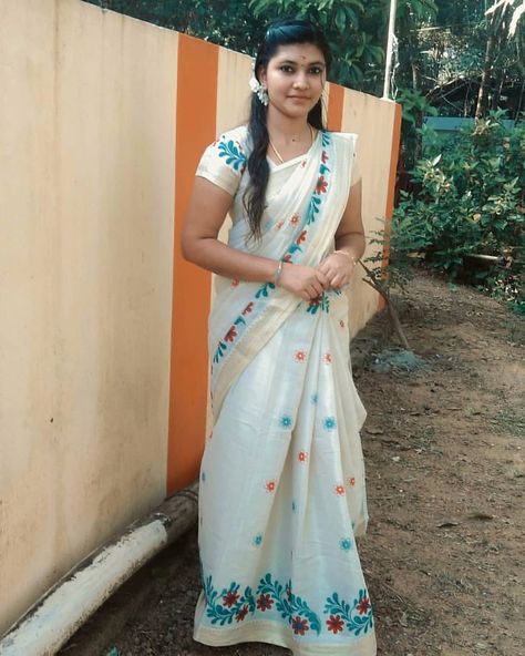 9,918 Likes, 318 Comments - sneha (@sneha.shruthi_) on Instagram: “♥️” Tamil Matrimony, Deeksha Seth, Eyes Images, Nazriya Nazim, Mini Jeep, Tamil Girls, Women Painting, Pose Style, Indian Fashion Saree