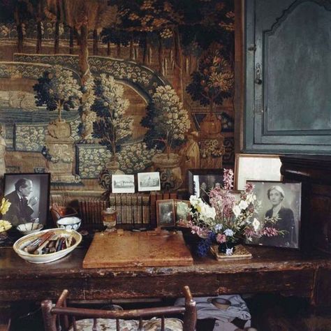 steven stokey-daley on Instagram: "the working desk of vita sackville west (alan macweeny) 1989" Sissinghurst Castle, Vita Sackville West, Castle England, Writers Desk, Working Desk, Bloomsbury Group, Famous Gardens, Room Of One's Own, Artist House