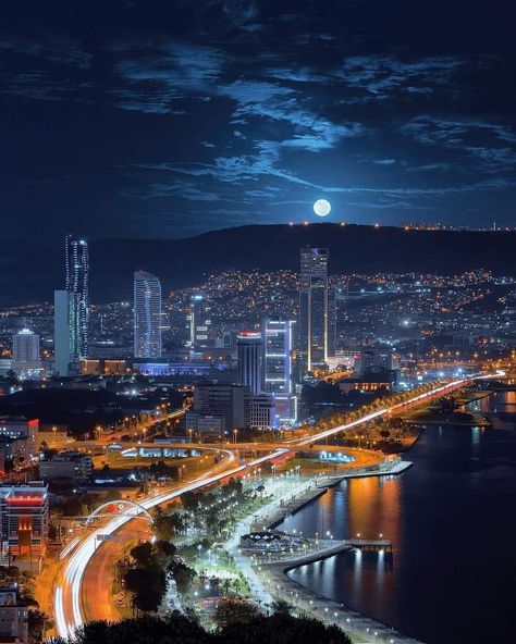 City Streets Photography, Istanbul City, Airport Parking, Turkey Country, Istanbul Travel, Dslr Background Images, City Vibe, Night City, City Aesthetic