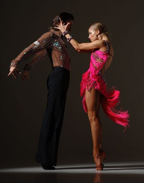 One of the best ballroom dancers in the world: Yulia Zagoruychenko  #ballroomdance #ballroomdanceplanet #dancesport Latin Photoshoot, Yulia Zagoruychenko, Ballroom Dance Lessons, 50s Music, Classic Dance, Dance Sports, Ballroom Dancer, Salsa Dance, Ballroom Dance Latin