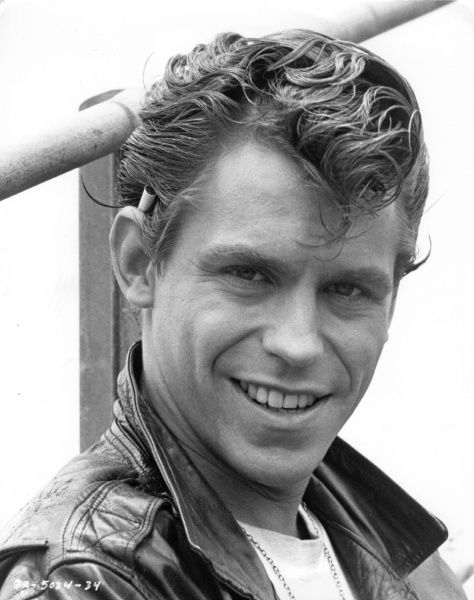 Kenickie from grease the original movie Kenickie Murdoch, Kenickie Grease, Grease Aesthetic, Jeff Conaway, Grease 1978, Grease Is The Word, Grease Movie, Danny Zuko, Grease 2