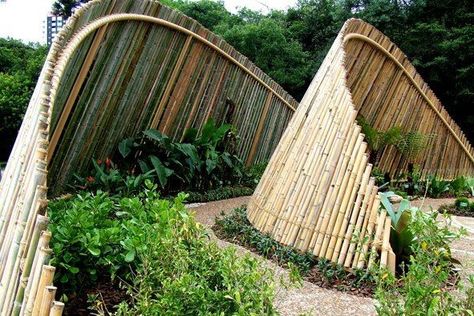 Bamboo Fences, Bamboo Architecture, Bamboo Garden, Fence Landscaping, Fence Decor, Unique Gardens, Garden Fencing, Fence Design, Garden Structures