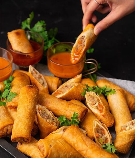 Pork Spring Rolls, Thai Spring Rolls, Spring Rolls Recipe, Marion's Kitchen, Chicken Spring Rolls, Spring Roll Recipe, Chilli Recipes, Grape Salad, Spring Roll