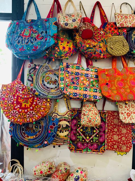 Indian Bazaar Aesthetic, Indian Bags Handmade, Pakistani Bags, Desi Shopping, Bazaar Aesthetic, Indian Bags, Indian Diy, Handmade Diary, Embroidery Purse