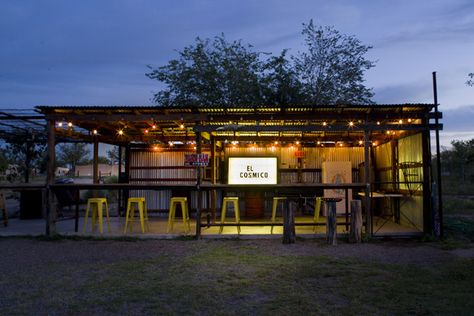 OUTDOORS: communal kitchen/eating area. will also be good for catering/parties. Texas Resorts, Rustic Outdoor Bar, Family Vacations In Texas, Marfa Tx, Outdoor Restaurant Design, Marfa Texas, Small Luxury Hotels, Beach House Rental, Arlington Texas