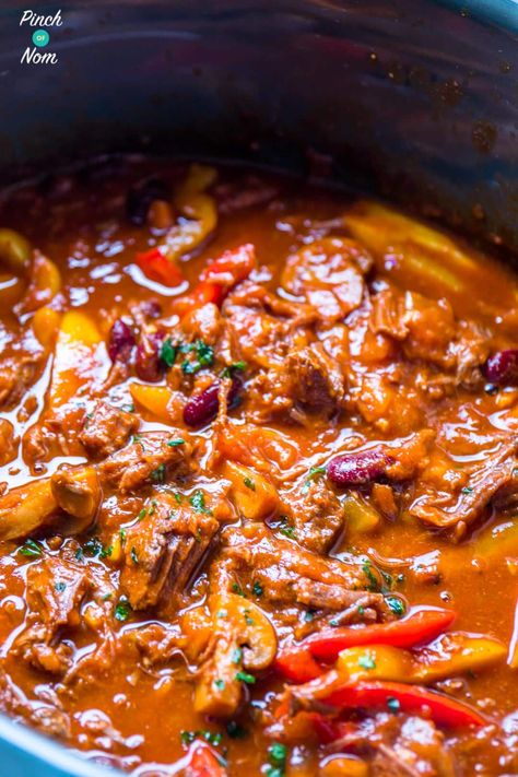 Mexican Beef Skillet, Slow Cooker Minced Beef, Weight Watchers Mexican, Slow Cooked Chilli, Chilli Beef Recipe, Mexican Chilli, Minced Meat Recipe, Pinch Of Nom, Mexican Beef