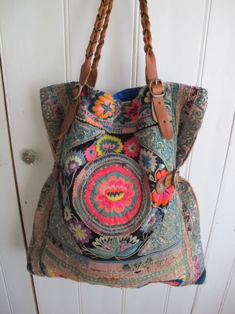 Boho Handbag, Mode Hippie, Hippie Fashion, Boho Handbags, Estilo Hippie, Ibiza Fashion, Boho Bags, Embroidered Bag, Boho Bag