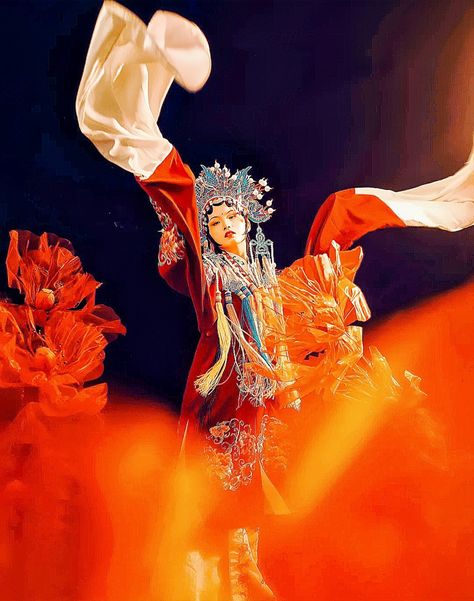 Chinese Opera Aesthetic, Chinese Opera Illustration, Chinese Opera Costume, Chinese Peking Opera, Molang Wallpaper, Fallen Angels 1995, Beijing Opera, Peking Opera, Female Villains