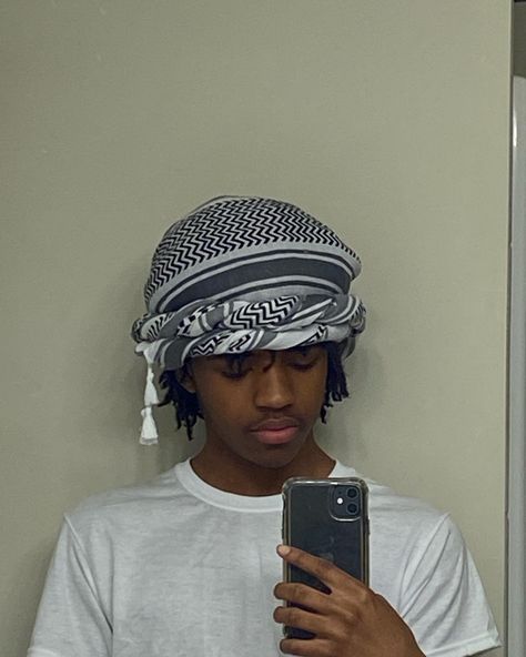 Headwrap For Men, Men Headwraps Mens Fashion, Men In Head Scarfs, Male Headwrap Styles, Arabic Scarf Style Men, Turban Outfit, Gurung Dress, Shemagh Scarf, Scarf Styling