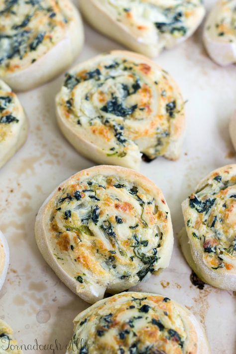 Spinach Dip Pinwheels, Savoury Scrolls, Ricotta Gnudi, Ginger Food, Hot Spinach Dip, Ruffle Wreath, Pinwheel Sandwiches, Pinwheels Recipe, Cheese Pinwheels