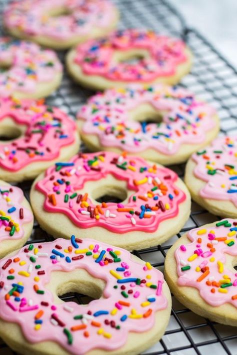 Donut Sugar Cookies topped with icing and sprinkles are the best recipe for soft cut out sugar cookies made from scratch! Funfetti Cupcakes, Chewy Sugar Cookies, Best Sugar Cookies, Soft Sugar Cookies, Easy Sugar Cookies, Sugar Cookie Designs, Birthday Inspo, Fancy Cookies, Cookie Icing