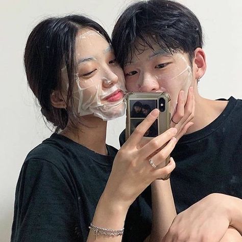 Image about tumblr in ulzzang couples by ⸙ 𝑖𝑐𝑦 𝑑𝑖𝑎𝑚𝑜𝑛𝑑 ⸙ #BLM No Face Couple Photos, No Face Couple, Couple Korean, Asian Boyfriend, Japanese Couple, 사진 촬영 포즈, Couple Selfies, Couples Vibe, Ulzzang Couple