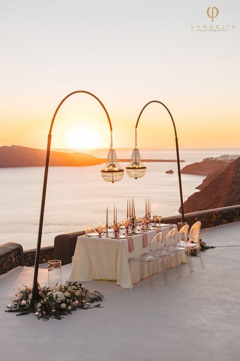 The Best Wedding Venues in Santorini, Greece | Wedding in Greece | Greece Wedding reception ideas | Elopement and Intimate wedding in Europe | Greek island wedding inspiration | Santorini sunset wedding Olinda, Santorini Wedding Venue, Dana Villas, Outdoor Columns, Mykonos Wedding, Standing Light, Romantic Wedding Ceremony, Banquet Wedding, Santorini Wedding