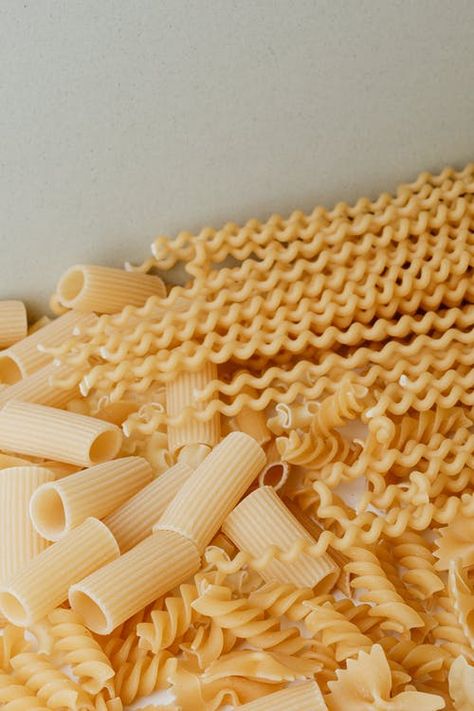 Pasta Storage, Halloween Pasta, Buffalo Chicken Pasta, Pasta Cremosa, Chicken Pasta Bake, White Pasta, Wheat Pasta, Drying Pasta, Pasta Shapes