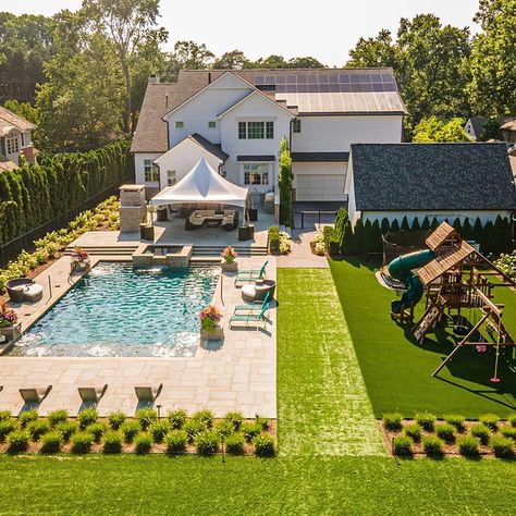 Big Yard With Pool, Zero Entry Pool Backyard, Large Backyard Ideas, Backyard Deck Ideas, Creative Backyard, Dream Backyard Garden, Dream Backyard Pool, Backyard Layout, Pool Backyard