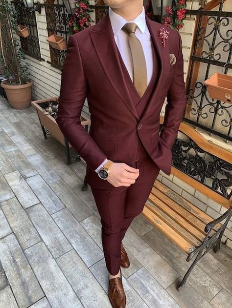 Burgundy Suit Men, Mens Suit For Wedding, Beach Wedding Suits, Maroon Suit, Suit For Wedding, Dinner Suit, Formal Fashion, Wedding Suits Groom, Burgundy Suit