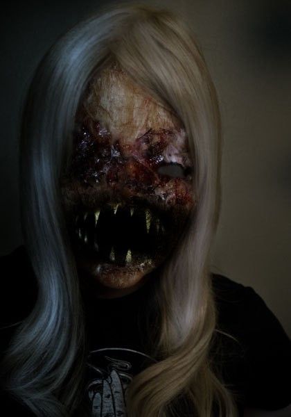 Disturbing Art, Creepy Face, Dental Smile, Horror Photography, Horror Makeup, Smile Teeth, Creepy Horror, Creepy Pictures, Scary Makeup