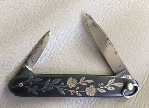 Pretty Pocket Knife, Vintage Pocket Knife, Pocket Knife Aesthetic, Vintage Trinkets, Knife Aesthetic, Pretty Knives, Mazzy Star, Knife Collection, Inner World