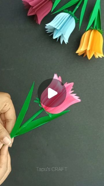 Paper Flowers Diy Construction Paper, 3d Flower With Paper, 3d Flower Crafts Preschool, 3d Paper Flowers Diy Easy, Paper Lilies Diy, How To Make 3d Flowers Paper, How To Make A 3d Flower, 3d Flower Paper Craft, Flowers Making With Paper