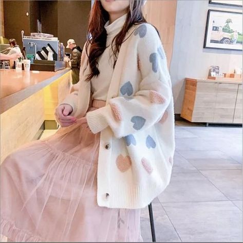 452bf208bf901322968557227b8f6efedesc35661043ri Korean Fashion Shirt, Women Sweaters Winter, Heart Sweater, Patterned Cardigans, Estilo Chic, Korean Girl Fashion, Japanese Outfits, Lantern Sleeve, Fit Check