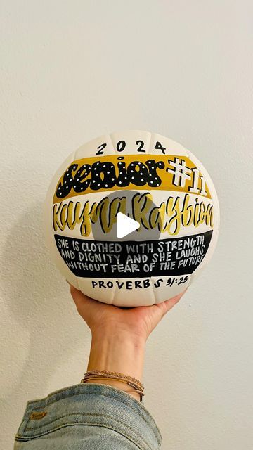 Volleyball Vase Diy, Volleyball Ideas Crafts, Volleyball Banquet Gifts, Volleyball Crafts Diy Gift Ideas, Volleyball Team Spirit Ideas, Painted Volleyball Ideas, Volleyball Spirit Ideas, Volleyball Banquet Ideas Centerpieces, Senior Volleyball Table Ideas