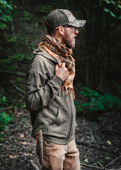 Beautiful come to size Shemagh Fashion Men, Head Scarf For Men, Tactical Scarf, Adventurer Outfit, Tactical Outfit, Outerwear Outfits, Desert Scarf, Urban Warrior, Shemagh Scarf