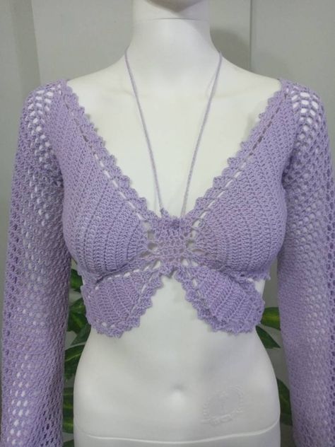 Top Borboleta, Crochet Booth, Gigi Outfits, Bolero Haken, White Crochet Tank Top, Y2k Crochet, Crochet Long Sleeve Tops, Crochet Butterfly Pattern, Crochet Top Outfit