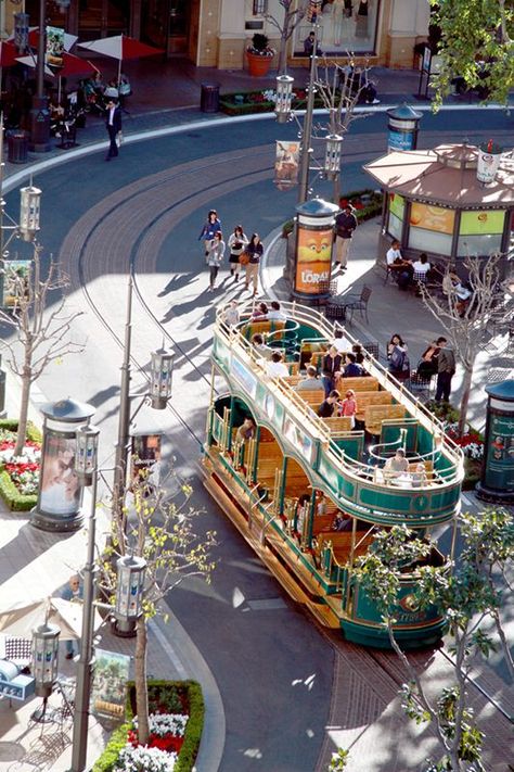 Trolley at The Grove next to The Original Farmer's Market | Girlfriend is Better Landscape And Urbanism, The Grove Los Angeles, Los Angeles Attractions, Fitness Jobs, California Camping, Los Angeles Travel, Los Angeles City, Visit California, Santa Clarita