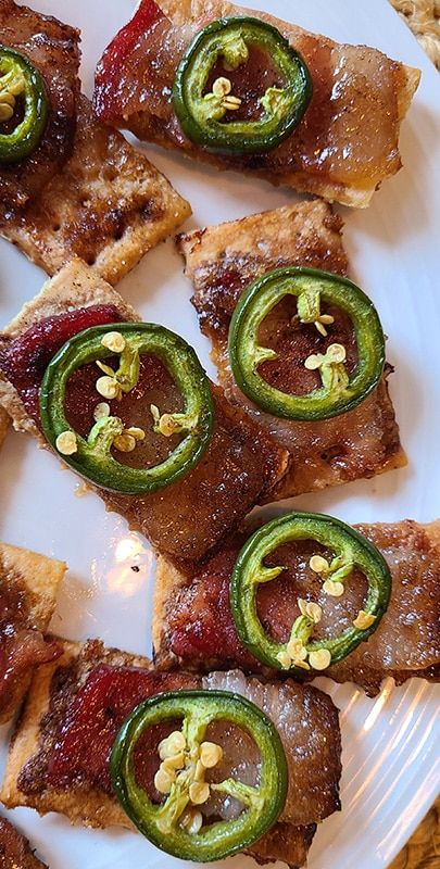 Bacon Jalapeño Cracker Bites, Cracker Bacon Jalapeño Appetizer, Jalepeno Bacon Crackers, Candied Jalapeno Appetizers, Candied Bacon Ritz Crackers, Bacon Jalapeno Crackers, Club Cracker Bacon Jalapeño, Candid Bacon Crackers, Cracker Bacon Jalapeño