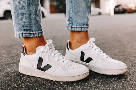 Fashion Jackson Wearing Veja V10 Sneakers Veja V-10 Sneakers Outfit, Veja Sneakers Esplar, V-10 Veja, Veja Sneakers V10, Veja V12 Women Outfit, Veja V10 Outfit Women, Veja Sneakers Outfit Women, Womens Sneakers Outfit, Women’s Sneakers