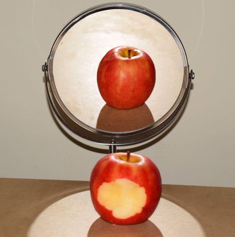 Apple and mirror Aesthetic Reflection Photography, Mirrors In Photography, Visual Metaphor Photography, Apple Photography Creative, Inanimate Objects Photography, Mirrored Drawing, Mirror Reflection Drawing, Creative Mirror Photography, Reflection Photography Ideas