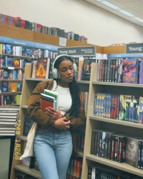 “When I look back, I am so impressed again with the life-giving power of literature. If I were a young person today, trying to gain a sense of myself in the world, I would do that again by reading, just as I did when I was young.”—Maya Angelou #reading #bookstagram #readmorebooks Outfit For Bookstore, Book Girl Aesthetic Black Women, School Librarian Aesthetic, Audible Aesthetic, Booktuber Aesthetic, College Aesthetic Black Women, Bookstore Photoshoot Aesthetic, Aesthetic Girly Pics, Study At Library