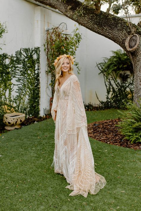 Haute Couture, Boho Hippy Wedding Dress, Hippie Bride Dress, Boho 70s Wedding Dress, Whimsical Boho Wedding Dress, Boho Bell Sleeve Wedding Dress, Wedding Dresses Plus Size Boho, Plus Size Wedding Dress Boho, Hippie Boho Wedding Dress