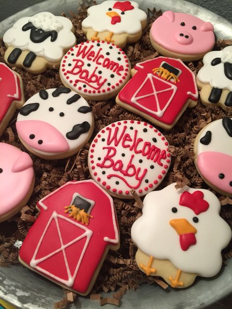 Barnyard Gender Reveal, Farm Animal Baby Shower Cookies, Baby Shower Ideas Farm Animals, Farmer Baby Shower Ideas, Baby Boy Farm Shower Ideas, Barnyard Baby Shower Ideas Boy, Farm Themed Baby Shower Ideas Boys, Barn Theme Baby Shower Ideas, Baby Shower Farm Animal Theme