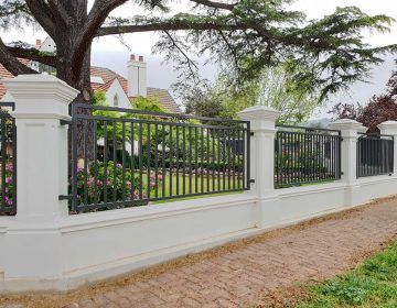 Pillar Fence-Adelaide Fence Centre-Linden-Park-3 Elegant Fence Ideas, Victorian Fence, Entrance Gates Driveway, Classic Fence, Fence Wall Design, Compound Wall Design, Fence Gate Design, Country Fences, Modern Fence Design