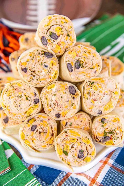 Chicken Enchilada Pinwheels, Enchilada Pinwheels, March Madness Party Food, Bacon Cheddar Dip, Chicken Pinwheels, Football Friday, Tortilla Pinwheels, Pinwheel Sandwiches, Hot Salsa