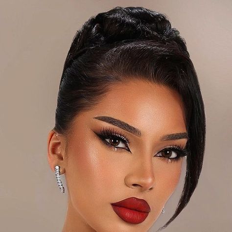 MILE 💄 on Instagram: "Red lips💋   #fennty #hudda #bride #2024 #glam #makeuphair #fennty #glam" Make Up Look With Red Lips, Full Glam Makeup For Red Dress, Red Lipstick Glam Makeup, Evening Makeup With Red Lips, Makeup For Red Dress Brown Eyes, Red Lip Eye Makeup Look, Soft Glam Bold Lip, Birthday Makeup Red Lips, Formal Makeup With Red Lipstick