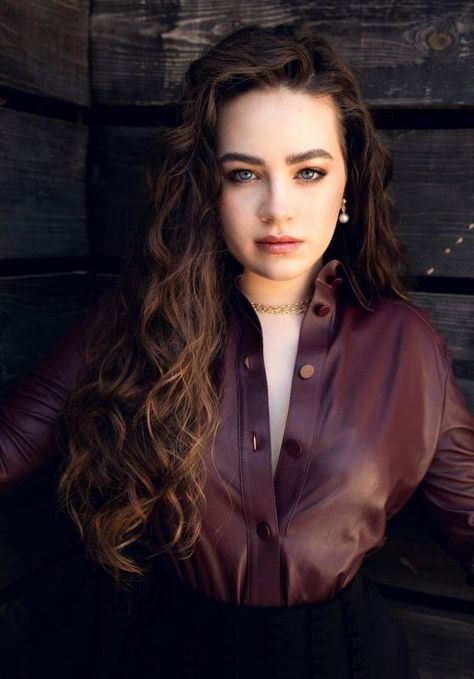 Mary Mouser, Cami Mendes, Cobra Kai Dojo, Karate Kid Cobra Kai, Kid Cobra, Karate Kid, American Beauty, Chris Evans, Womens Casual Outfits