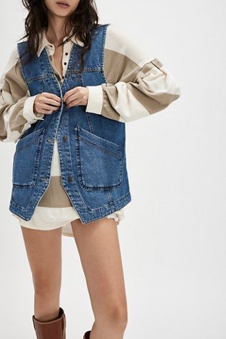 Shop our We The Free Valerie Vest at FreePeople.com. Boho clothing for the creative spirit- free worldwide shipping. Long Denim Vest Outfit, Oversized Jean Vest Outfits, Oversized Denim Vest Outfit, Oversized Vest Outfit, Winter Cowgirl, Oversized Denim Vest, Denim Vest Outfit, Vest Outfits For Women, Outfit Oversize