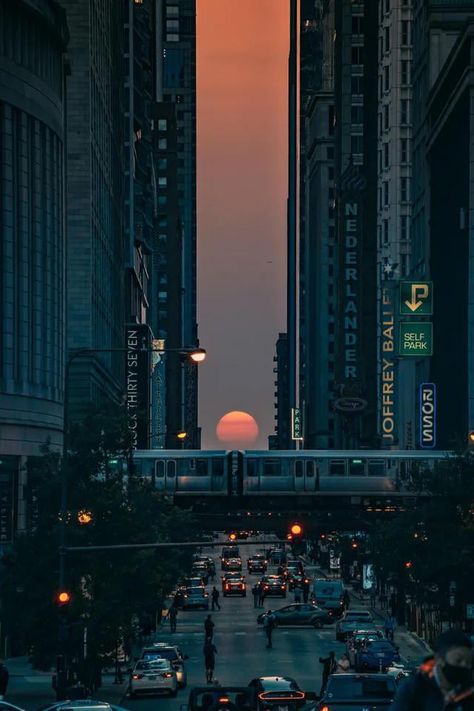 Chicago Henge Chicago City Photography, Chicago Condo Aesthetic, Aerial City View, Chicago Penthouse Aesthetic, Chicago Astethic, Chicago Henge, Chicago Christmas Aesthetic, Chicago Aesthetic Wallpaper, City Buildings Aesthetic