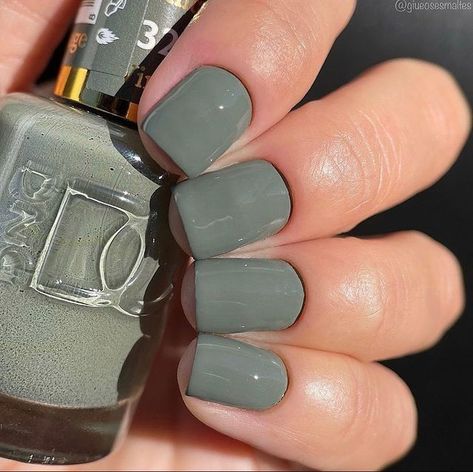 Dnd Matte Gel Polish Colors, Dnd 323 Vintage, September Nails Color Fall Dnd, Dnd Sage Green Nails, Dnd Vintage Gel Polish, Popular Dnd Nail Colors, Dnd Olive Green Gel Polish, Fall Nails 2023 Dnd Gel, Fall Dnd Nail Colors