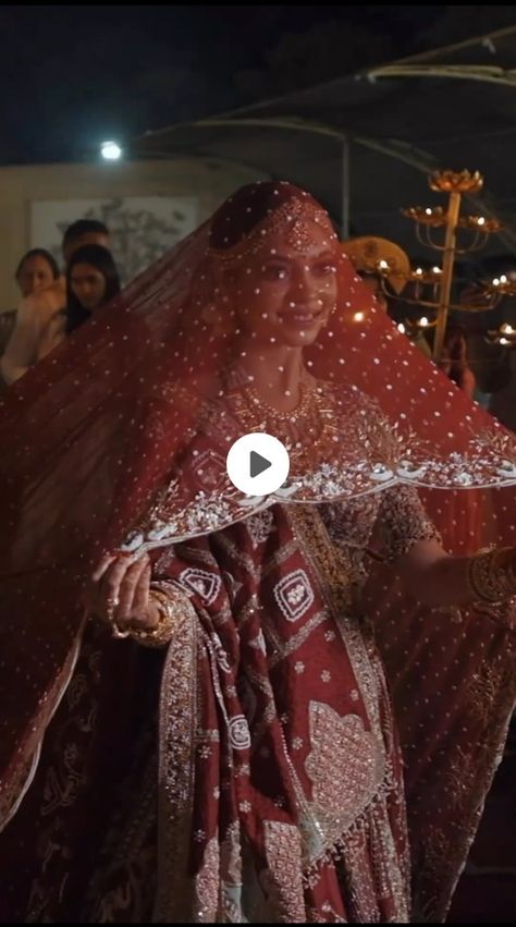 Indian Bride With Long Veil, Long Dupatta Bride, Bridal Entry With Long Dupatta, Bridal Entry With Veil Indian, Dulhan Dupatta Indian Bridal, Indian Veil Bridal, Unique Bride Entry Indian Wedding, Indian Bride Veil, Dulhan Entry Ideas