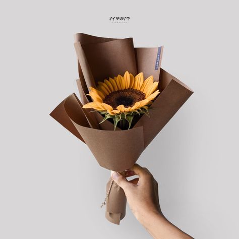 By: Reuel James Medrano #floracion #sunflower #minimalist Minimalist Flower Bouquet, Sunflower Minimalist, Sunflower Bouquet, Flower Bouquet Diy, Sunflower Bouquets, Minimalist Flowers, Beautiful Bouquet Of Flowers, Diy Bouquet, Beautiful Bouquet