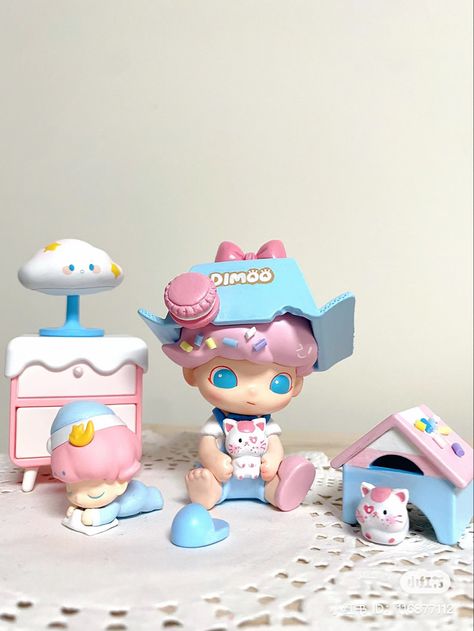 Dimoo Figures, Overlays Tumblr, Moose Toys, Art Toys Design, Girls Dress Up, Happy House, 90s Cartoons, Pastel Pink Aesthetic, Blind Bags